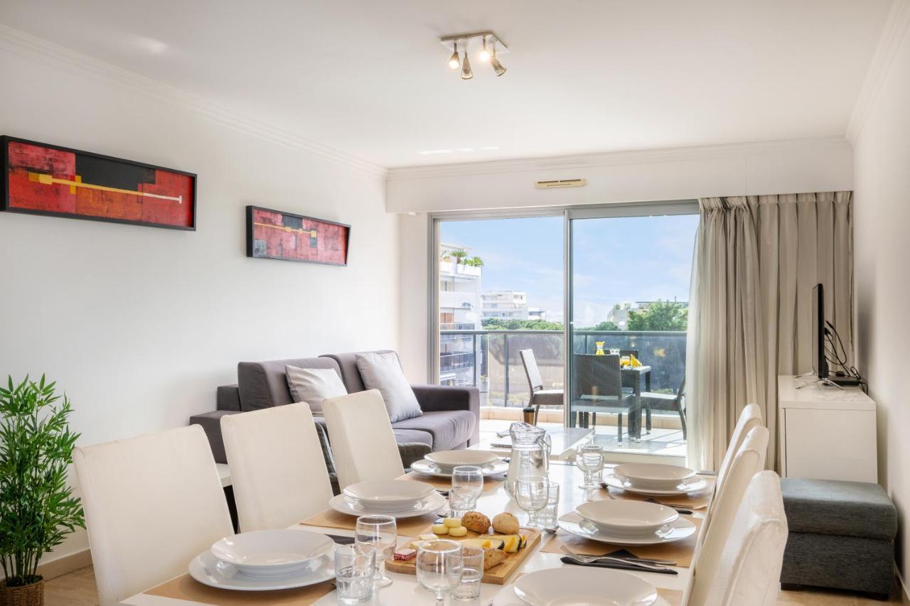 Two-Bedroom Apartment Balcony Sea View,1499035936:JPEG